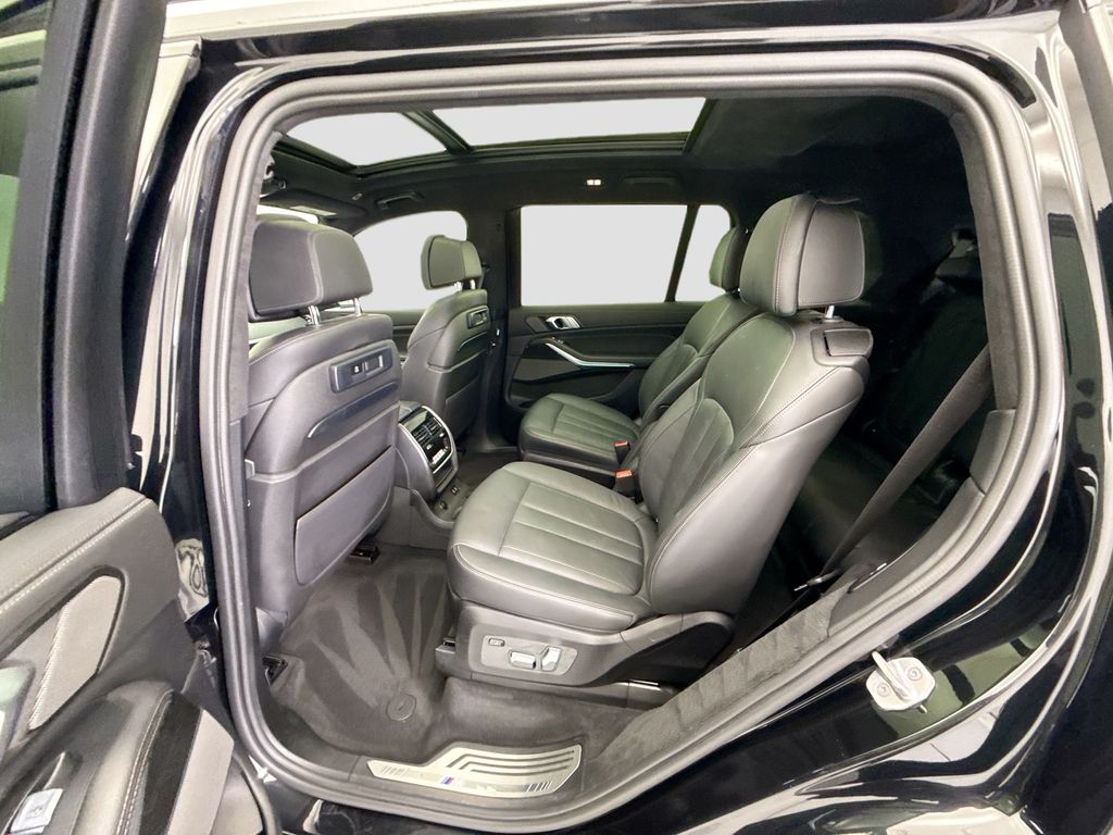 Thumbnail: 2021 BMW X7 - 20