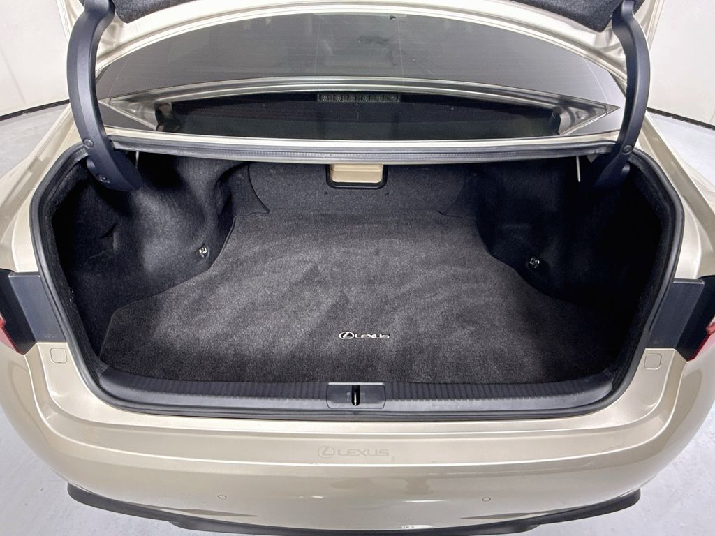Thumbnail: 2016 Lexus ES - 28