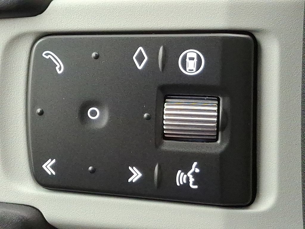 2024 Land Rover Defender 110 25
