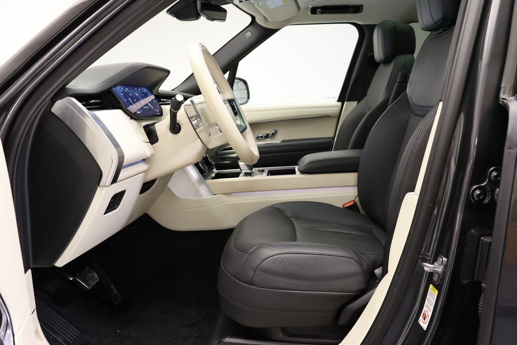 Thumbnail: 2023 Land Rover Range Rover - 31