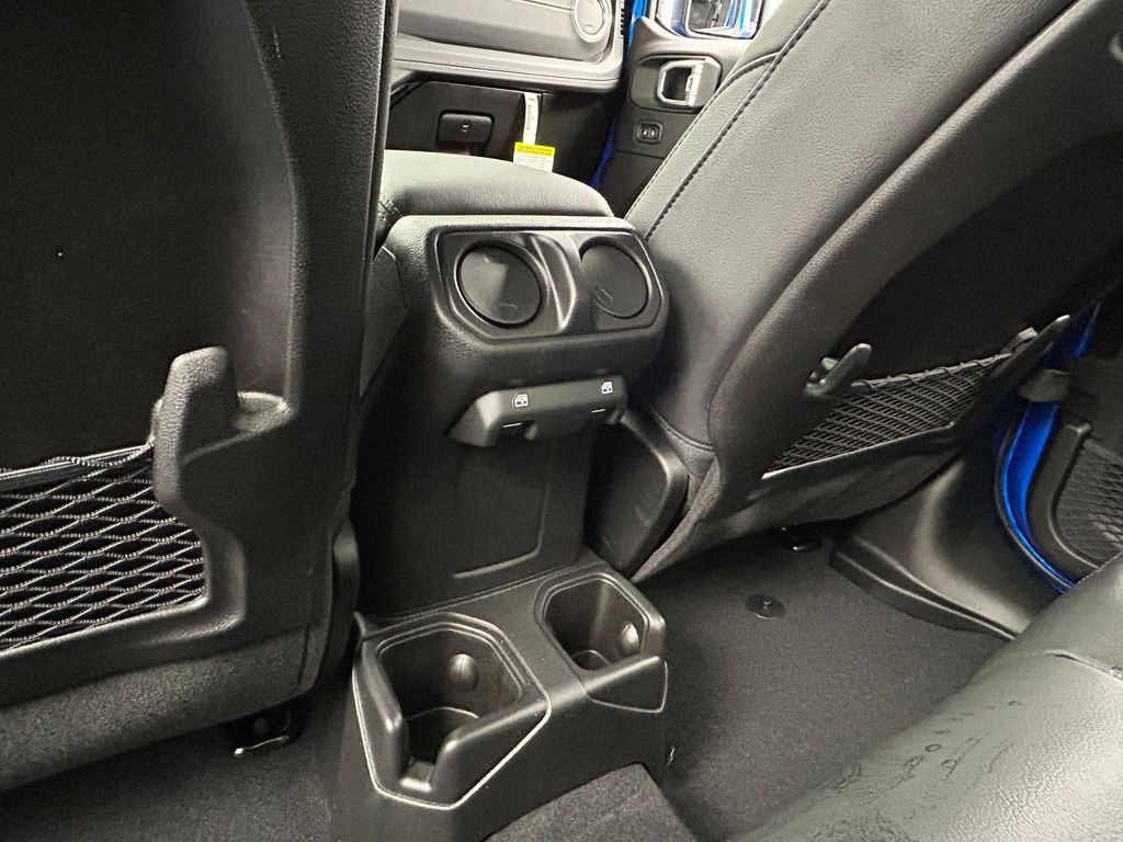 New 2026 Hydro Blue Pearlcoat Jeep Sahara image 30