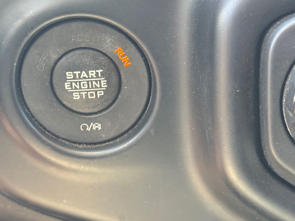 Used 2022 Red Jeep Unlimited Sahara image 31