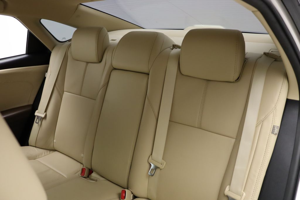 Thumbnail: 2013 Toyota Avalon - 18