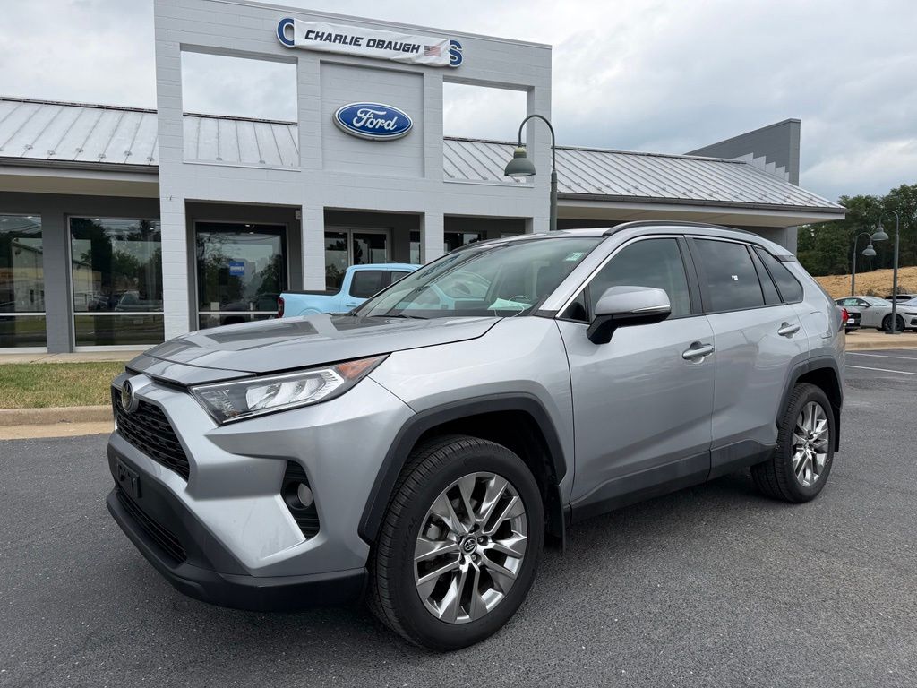 2020 Toyota RAV4 Plata (Silver Sky Metallic) SUV/Crossover Tracción en las cuatro ruedas 8 velocidades Automática