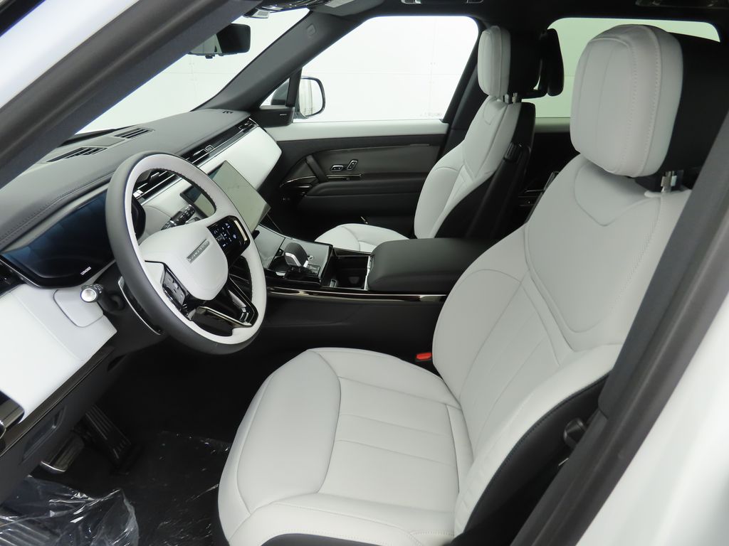 Thumbnail: 2025 Land Rover Range Rover Sport - 21