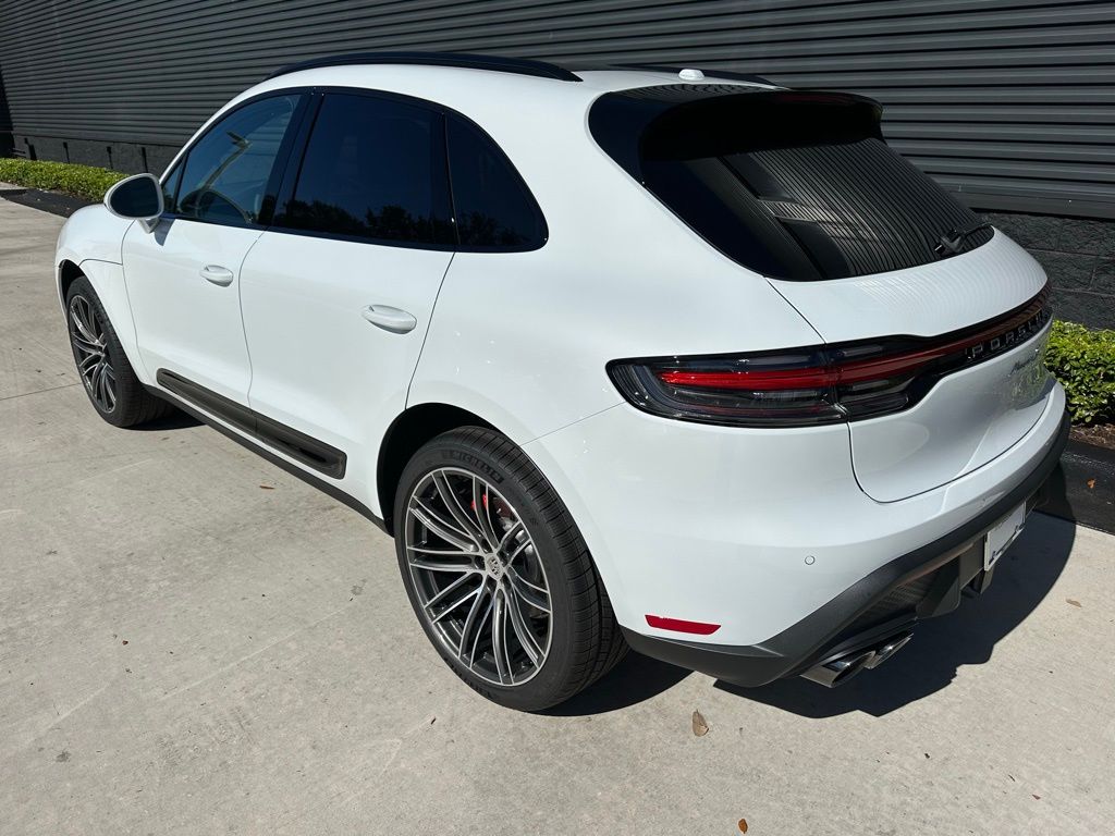 Thumbnail: 2026 Porsche Macan - 3