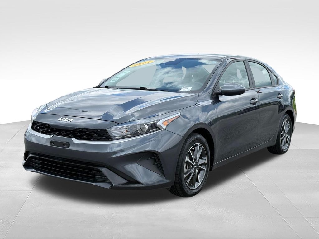 2023 Kia Forte LXS FWD