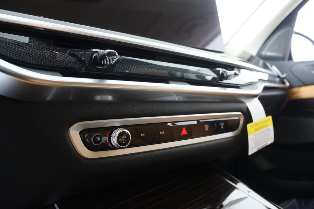 Thumbnail: 2026 BMW X7 - 22