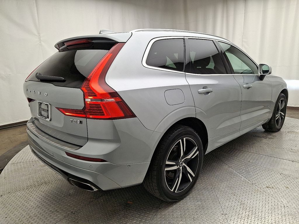 Thumbnail: 2018 Volvo XC60 - 4