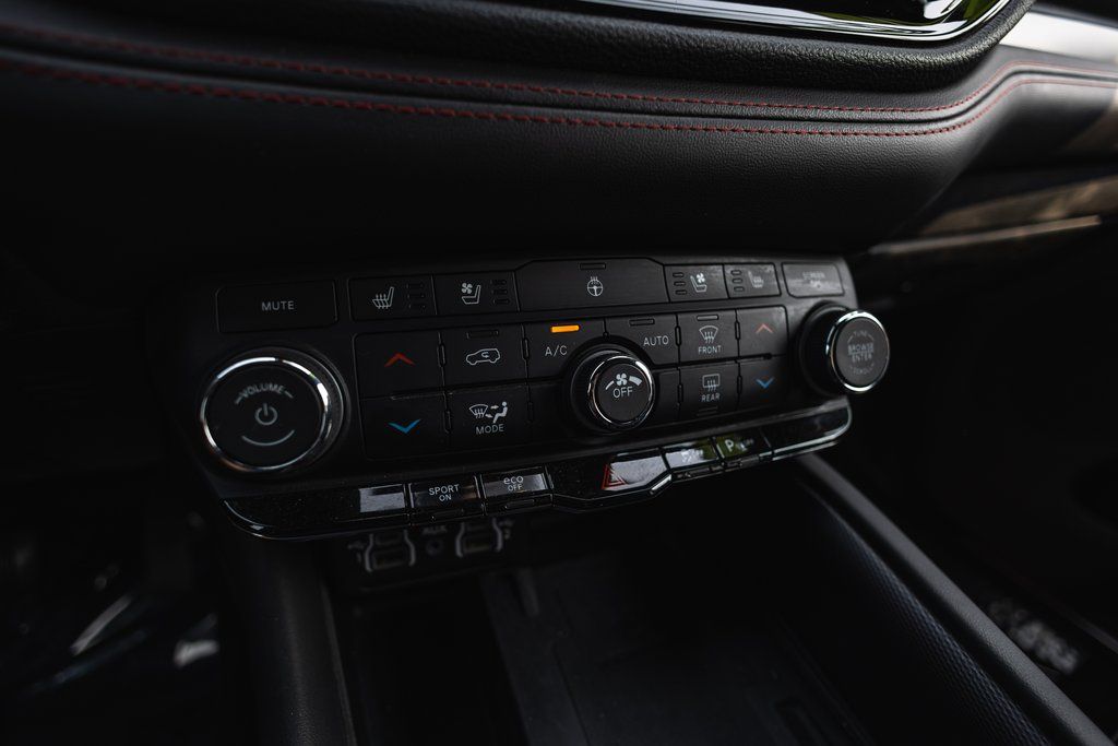 2024 Dodge Durango R/T Plus thumbnail 13