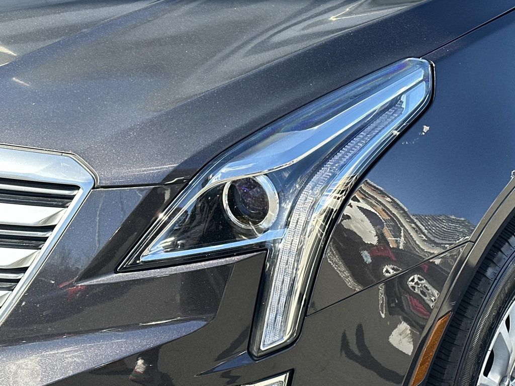 Thumbnail: 2018 Cadillac XT5 - 2