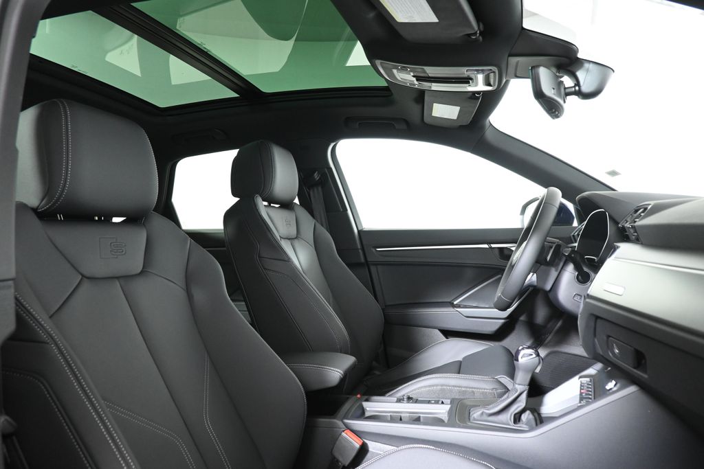 Thumbnail: 2025 Audi Q3 - 22