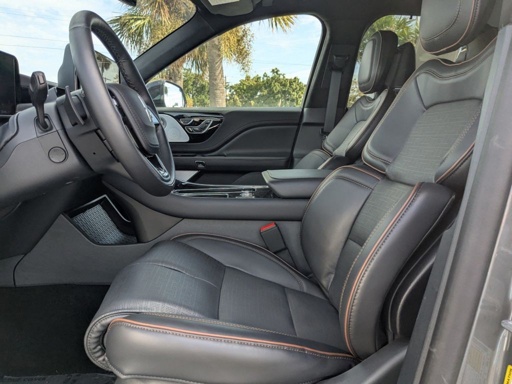 2025 Lincoln Aviator Black Label