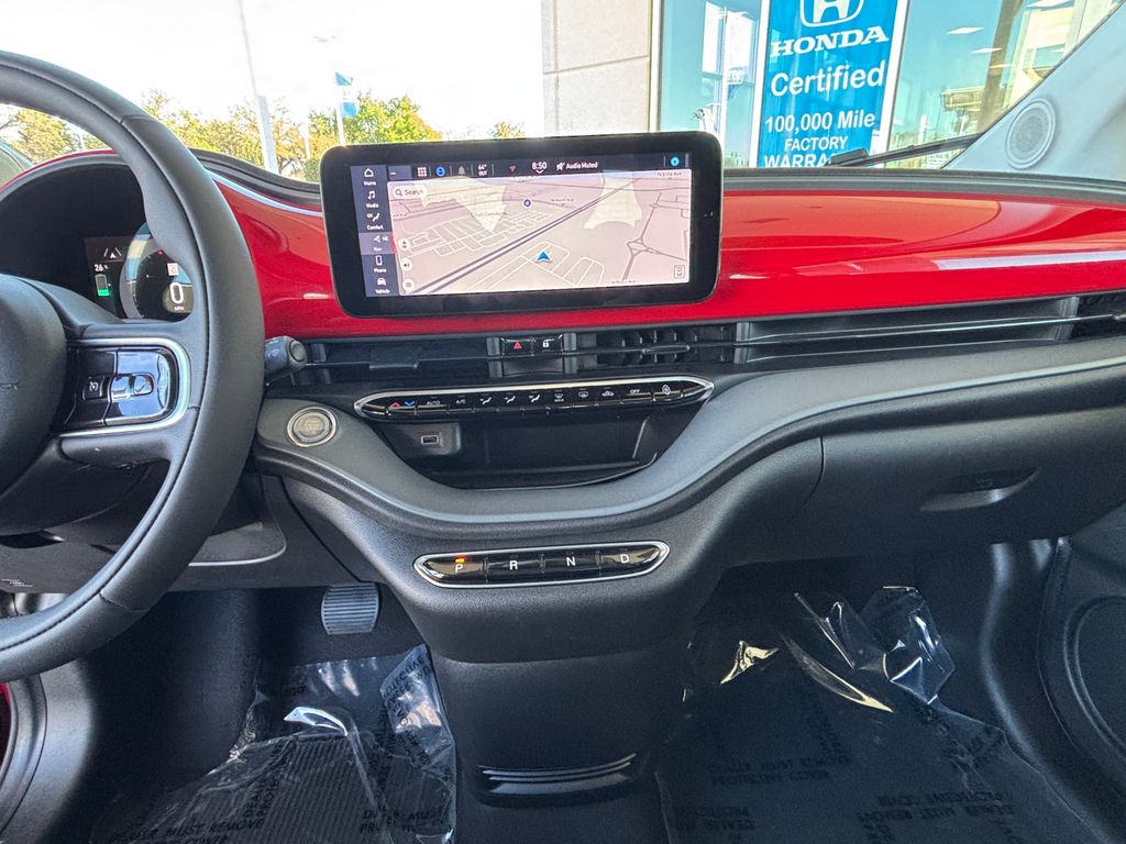 Thumbnail: 2024 Fiat 500e - 16