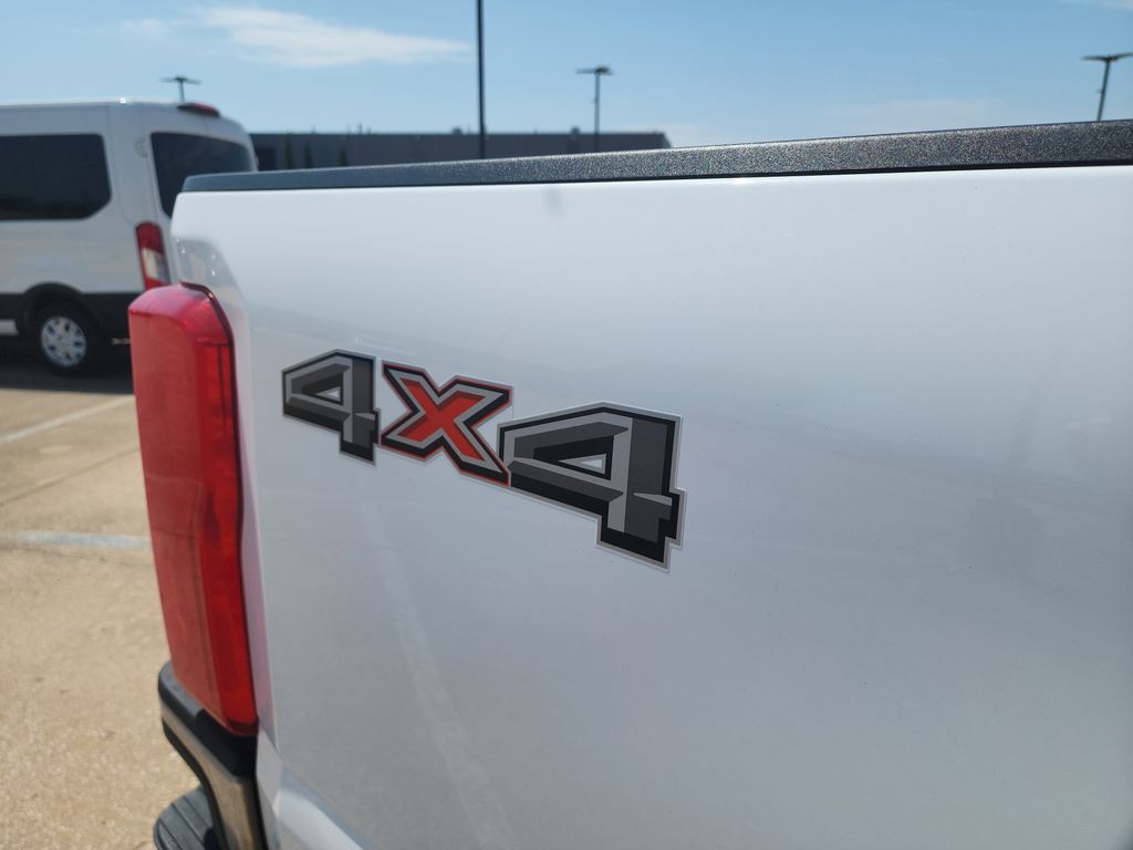 2024 Ford F-350SD XLT photo