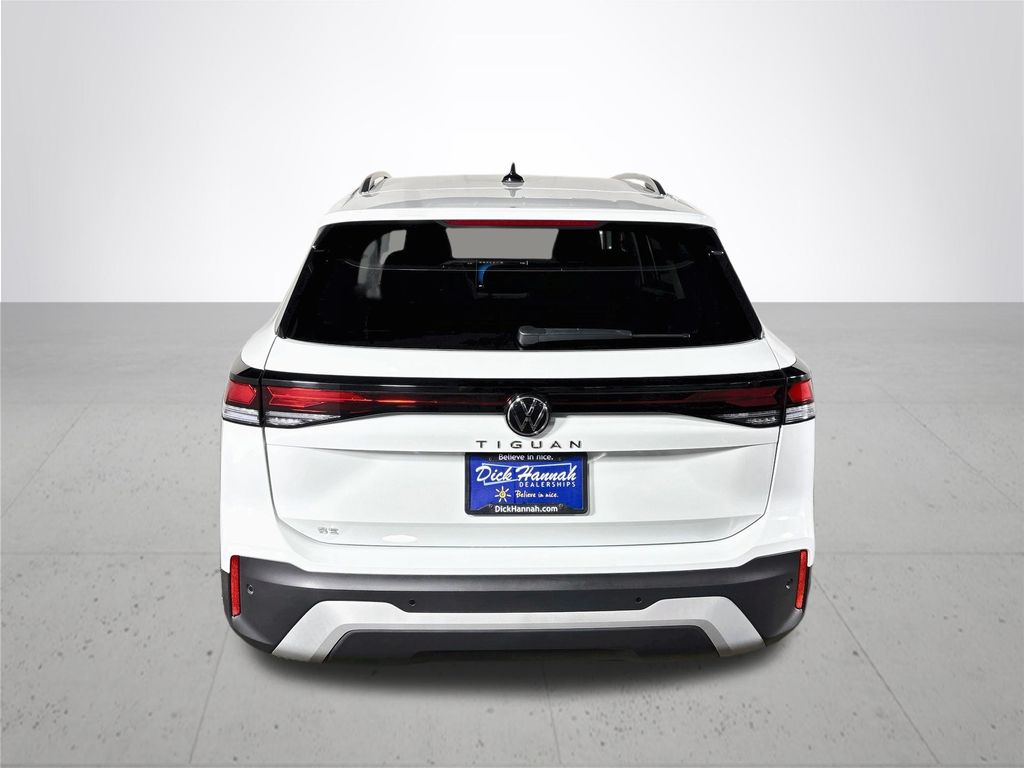 2025 Volkswagen Tiguan 2.0T SE