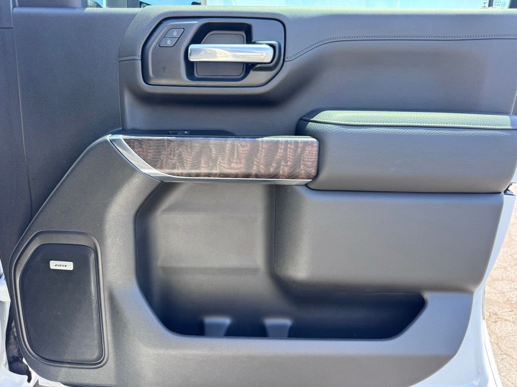 GMCSierra 2500HD21