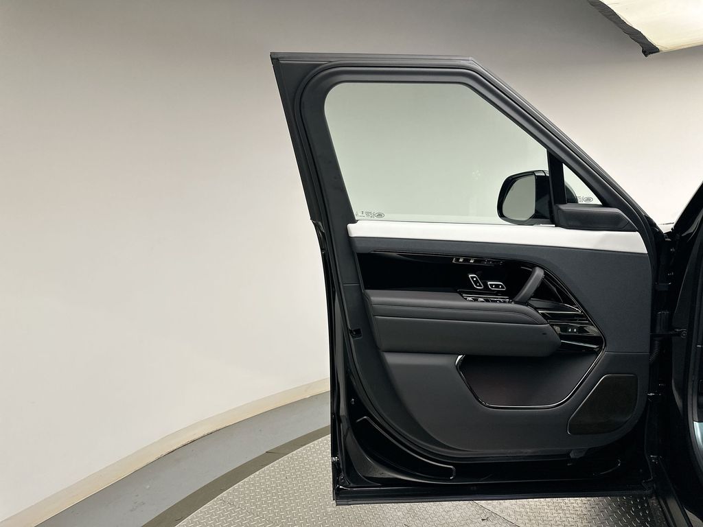 Thumbnail: 2026 Land Rover Range Rover Sport - 17