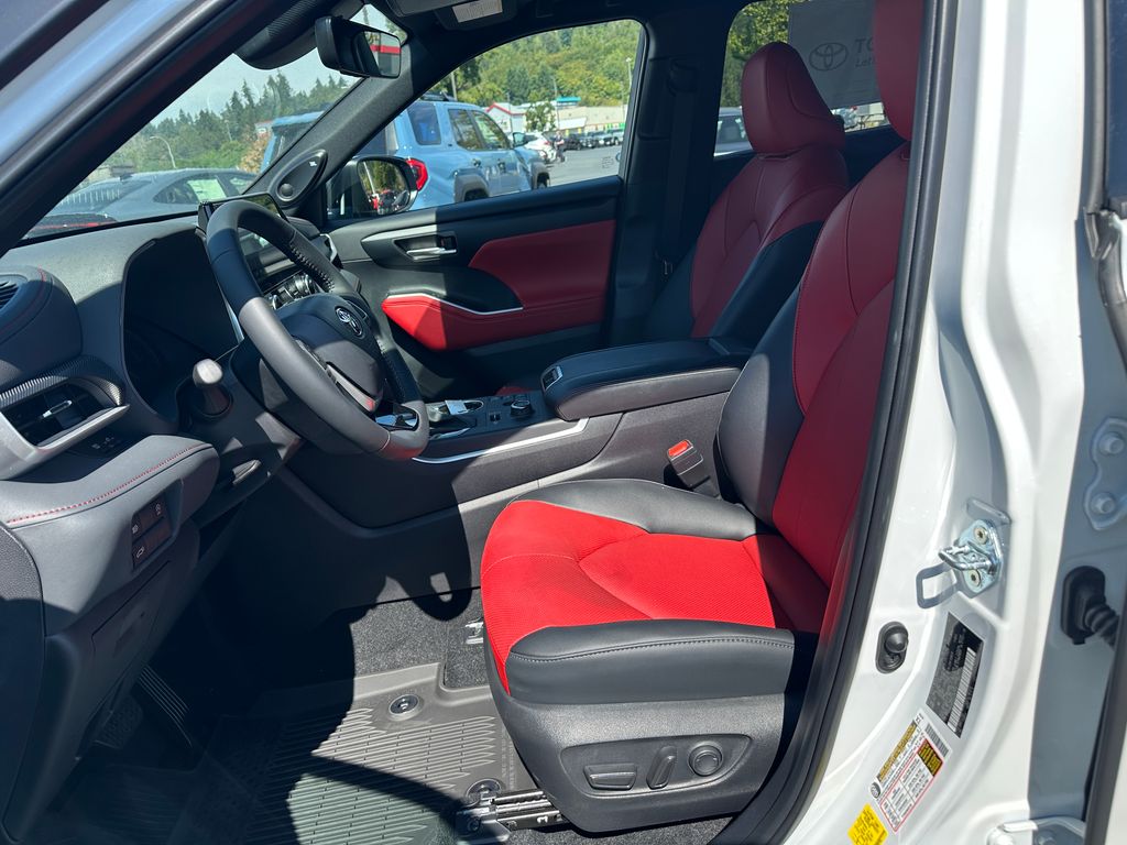 2025 Toyota Highlander XSE