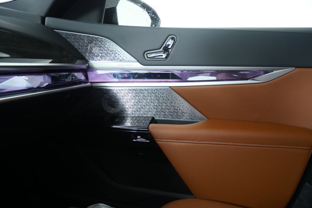 Thumbnail: 2026 BMW 7 Series - 28