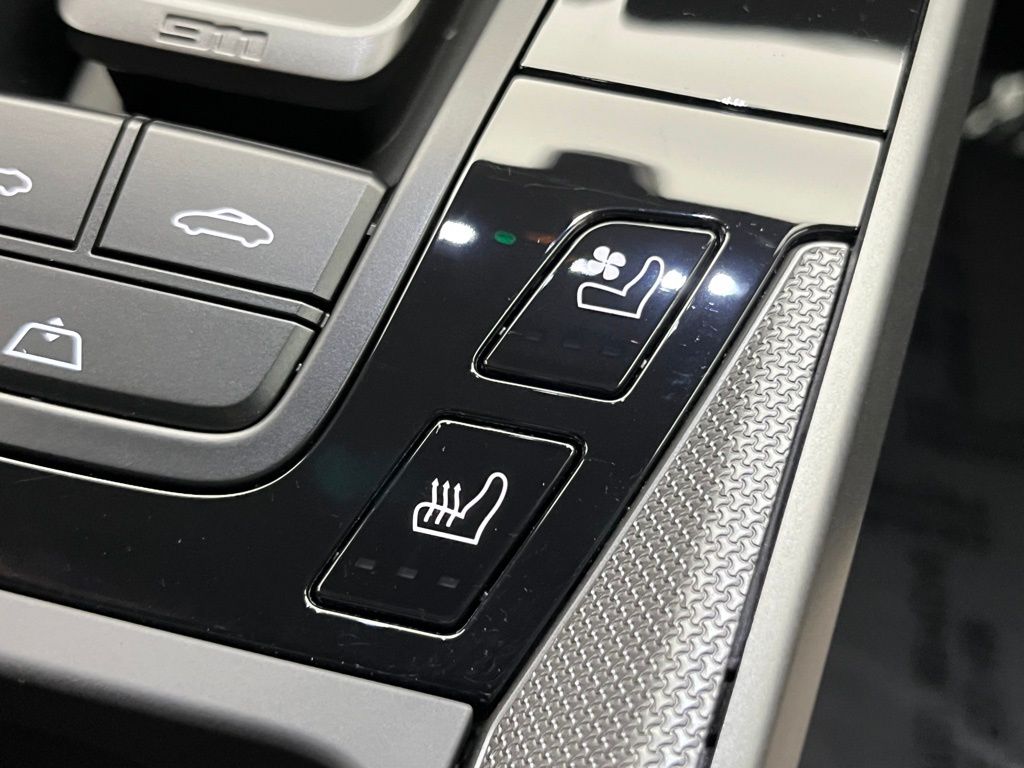 Thumbnail: 2025 Porsche 911 - 19