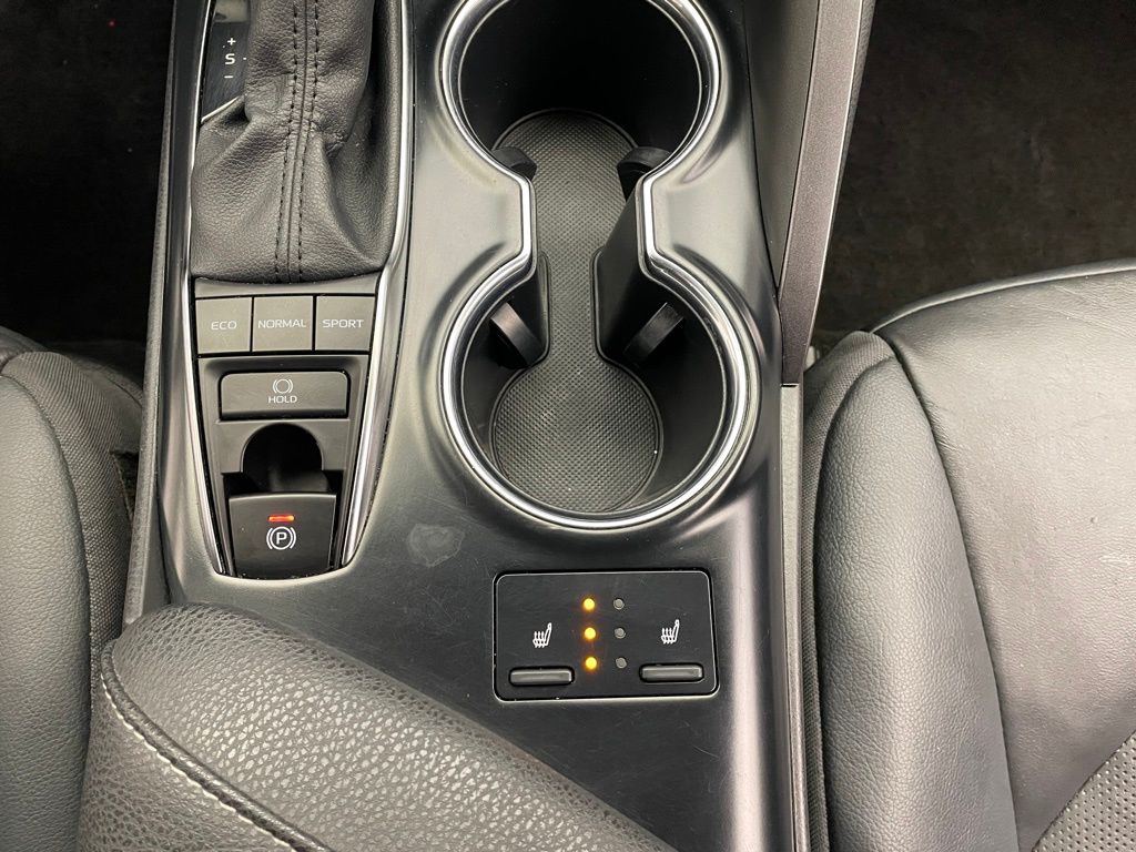2020 Toyota Camry XSE 27