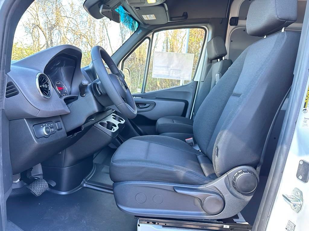 2025 Mercedes-Benz Sprinter 2500 Cargo 144 WB - 8