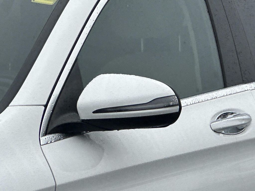 Thumbnail: 2018 Mercedes-Benz GLC - 2