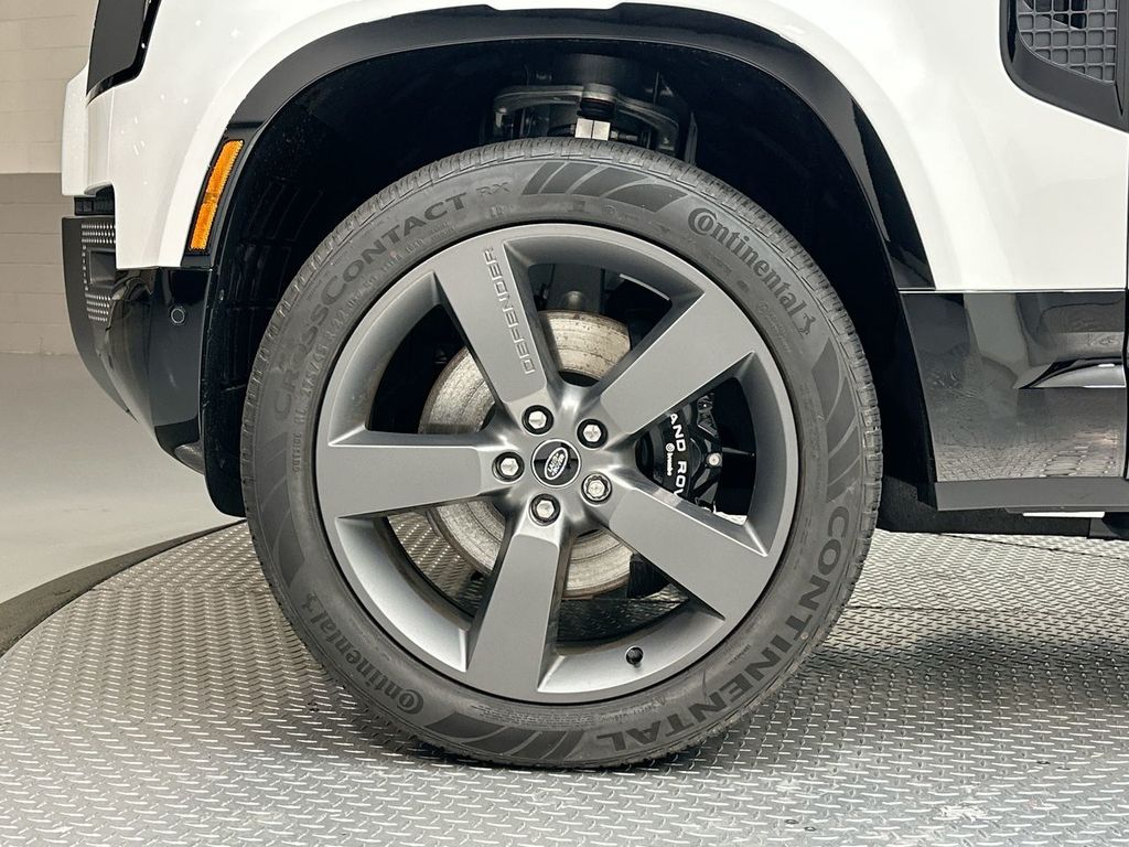 Thumbnail: 2025 Land Rover Defender - 5