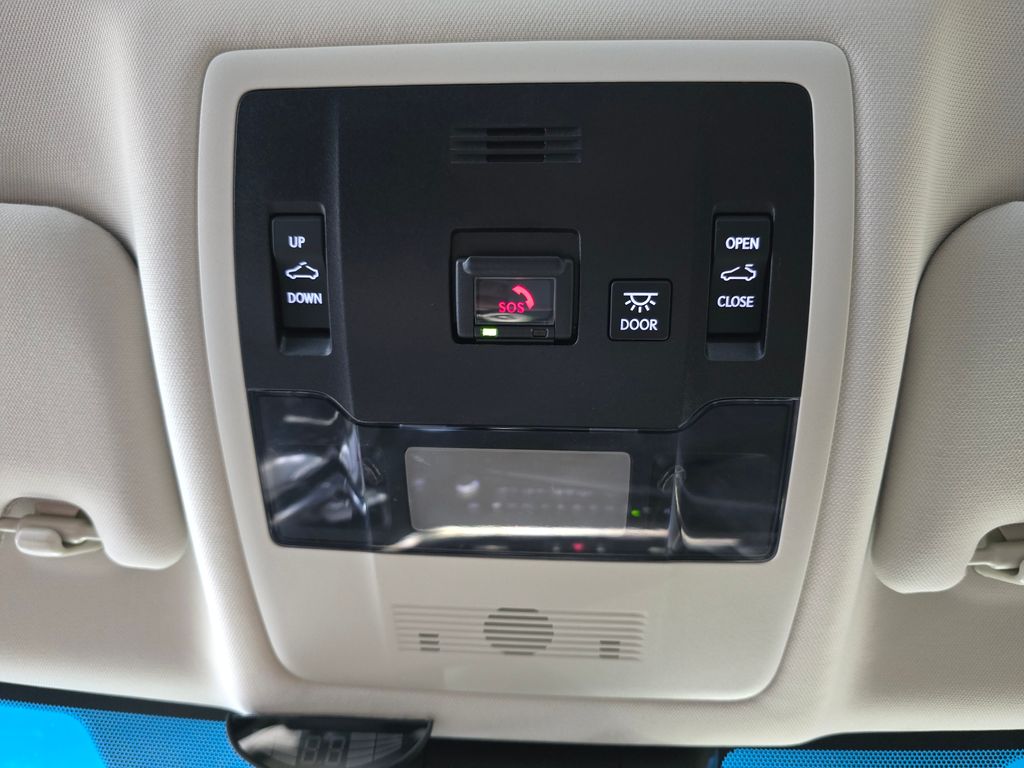 Thumbnail: 2021 Lexus ES - 20