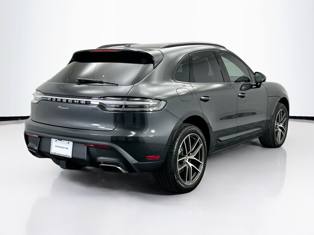 Thumbnail: 2026 Porsche Macan - 7