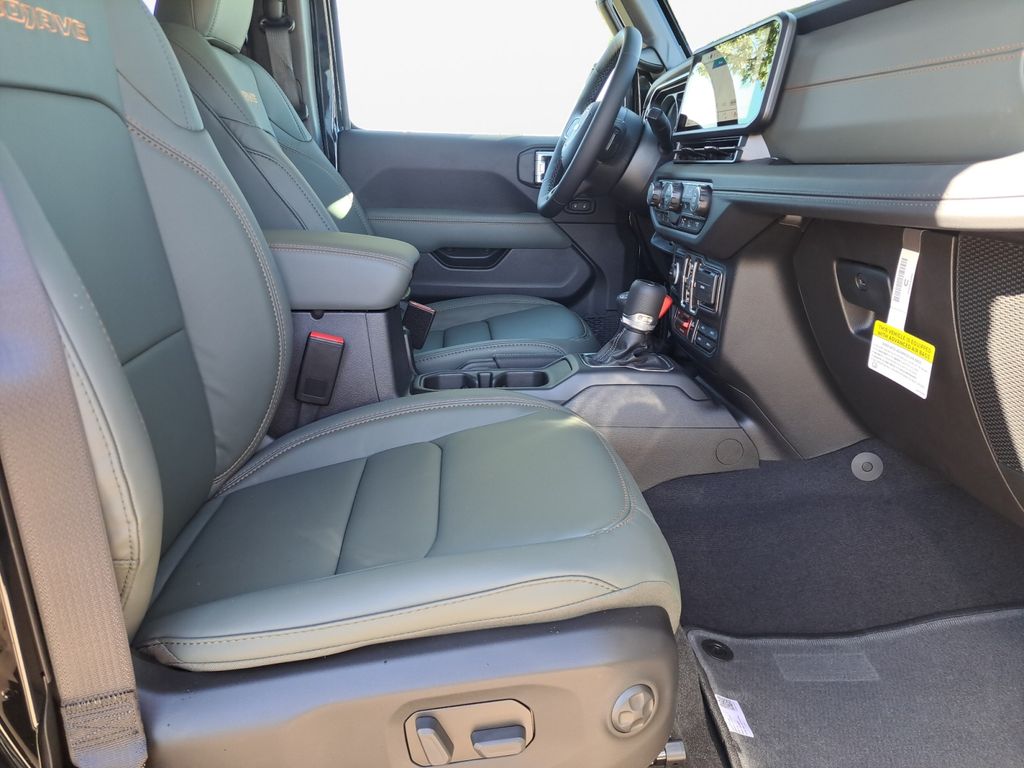 New Car 2025 Jeep Gladiator  Mojave For Sale Under $60,000 In Austin, Texas