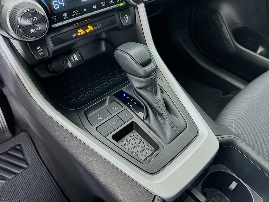 Thumbnail: 2025 Toyota RAV4 - 16