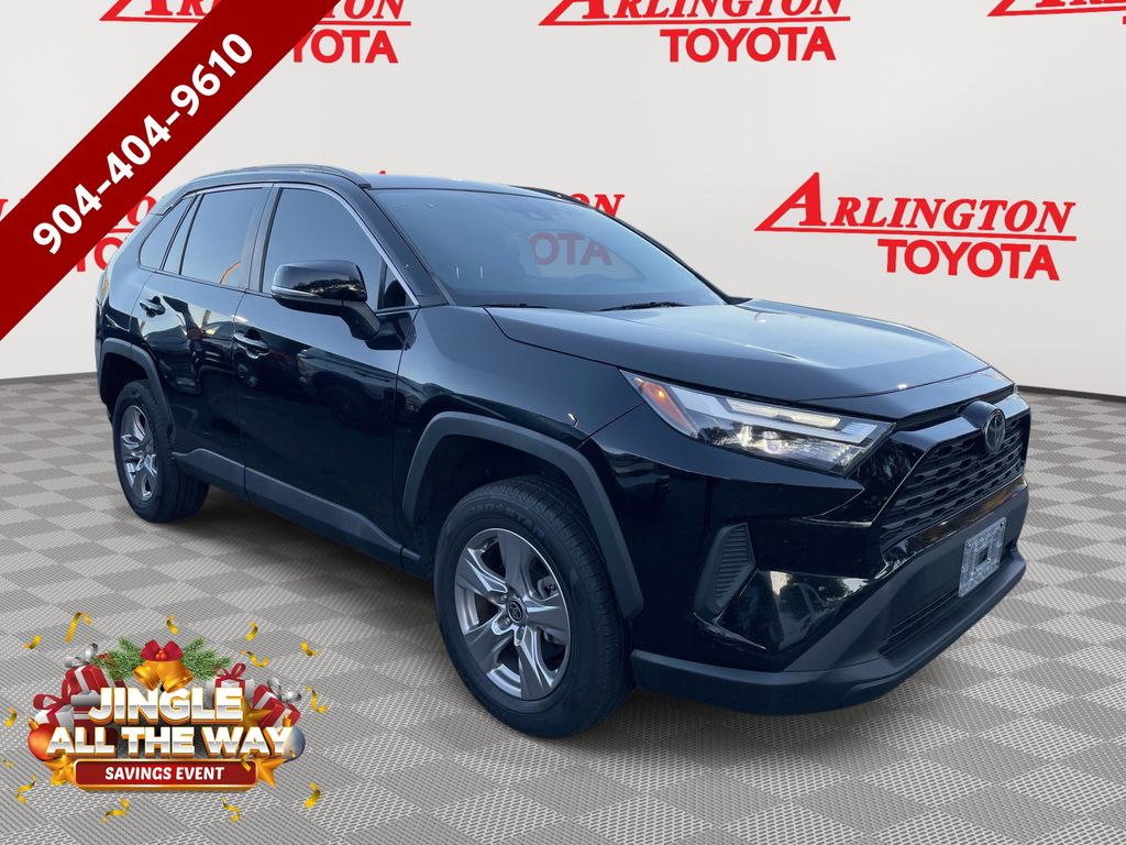 2022 Toyota RAV4 XLE's photo
