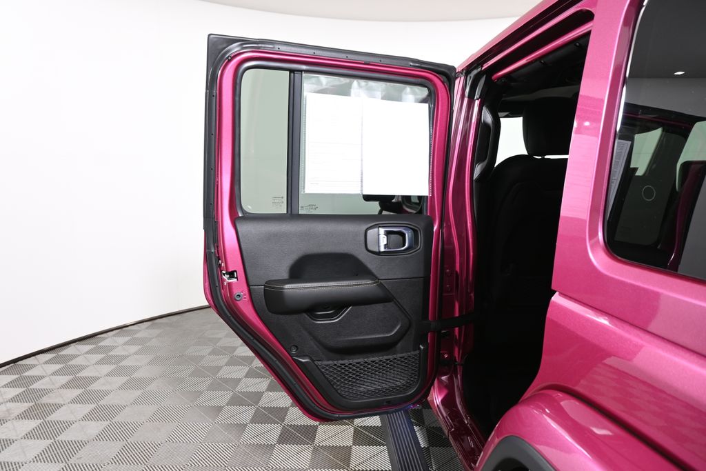 Thumbnail: 2024 Jeep Wrangler - 31