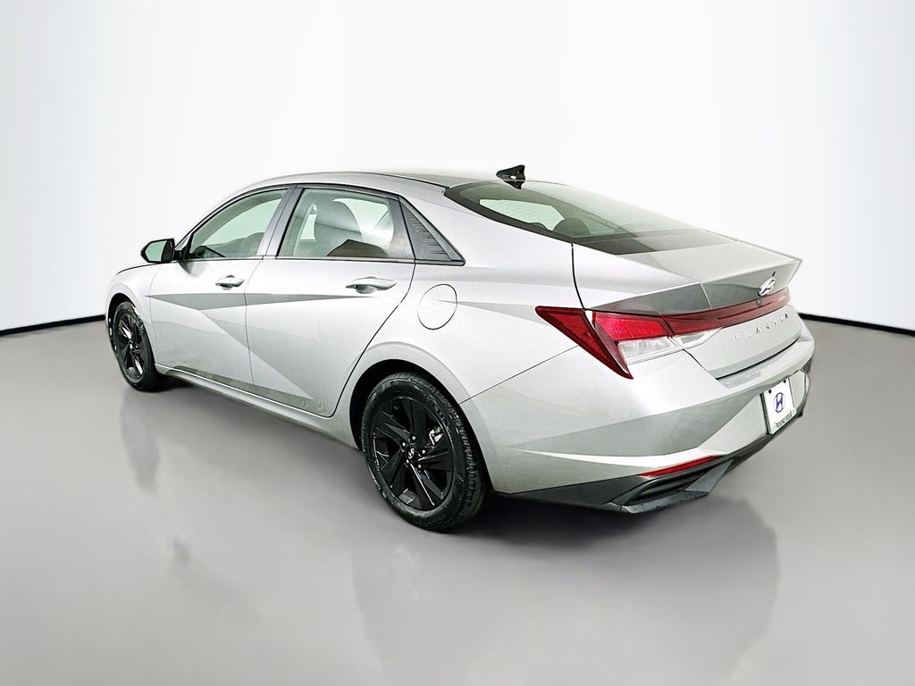 Thumbnail: 2022 Hyundai Elantra - 7