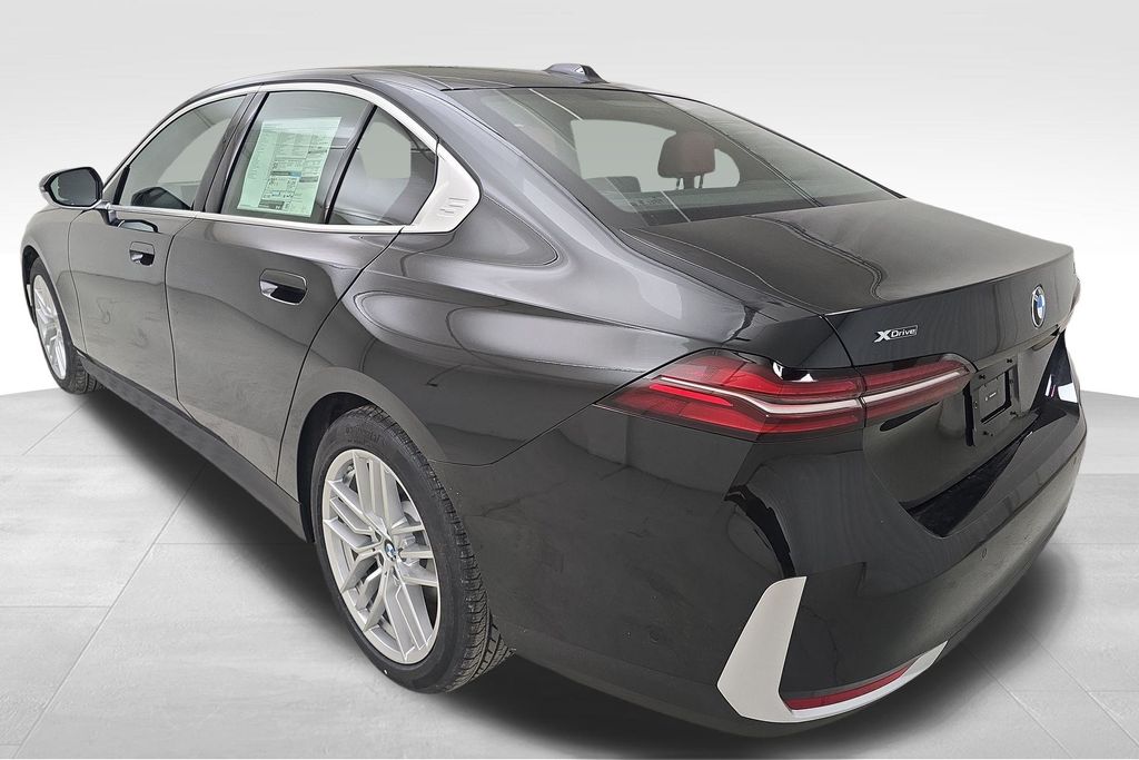2025 BMW 5 Series 530i - Photo 7
