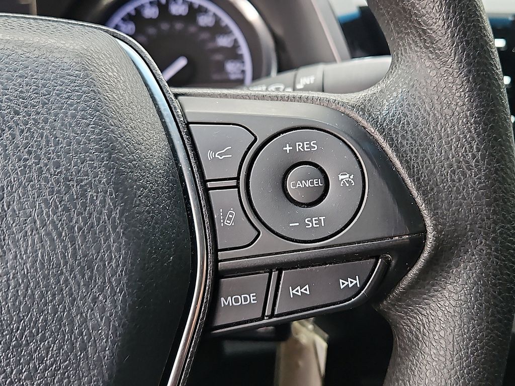 Thumbnail: 2018 Toyota Camry - 22