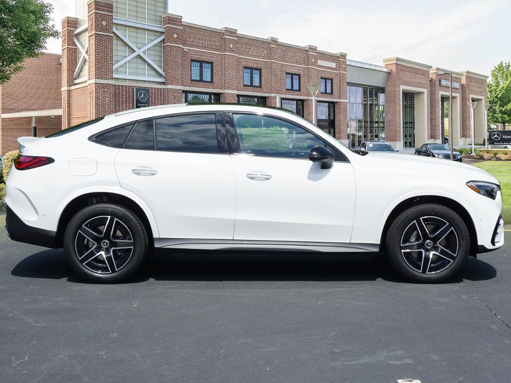 2025 Mercedes-Benz GLC 300 5
