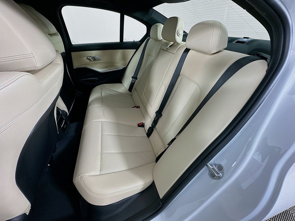 Thumbnail: 2026 BMW 3 Series - 17
