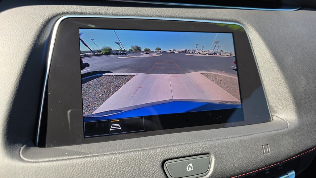 Thumbnail: 2021 Cadillac XT4 - 15
