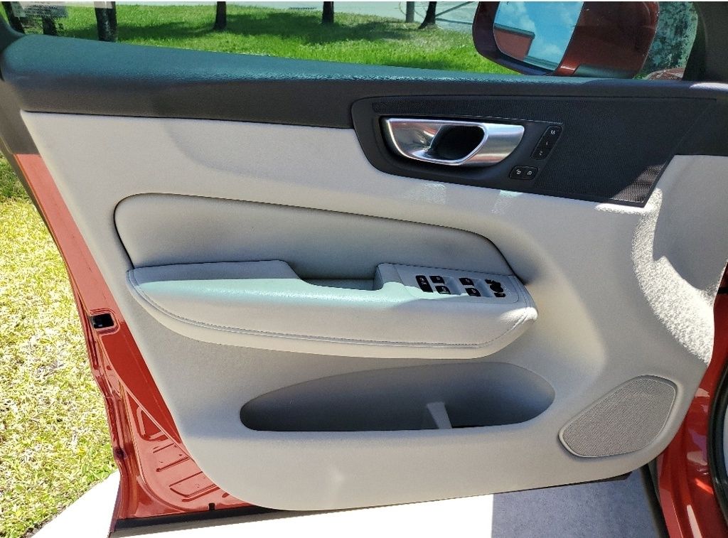 2023 Volvo XC60 Plus - Photo 12