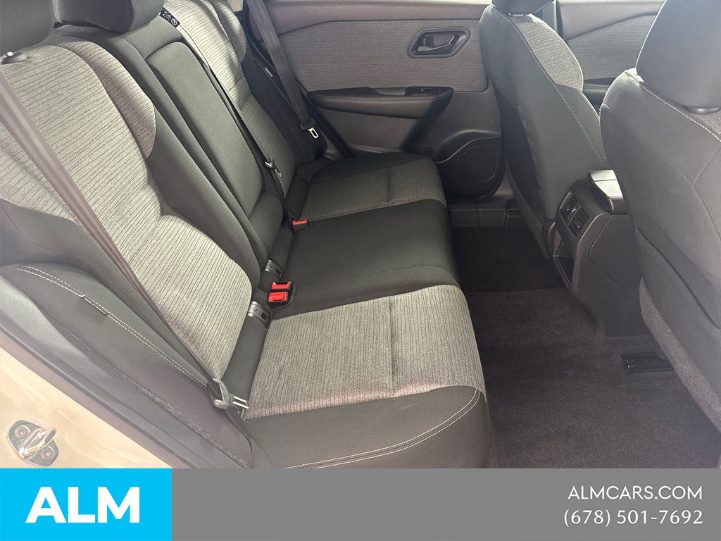 Used 2022 White Nissan S image 19