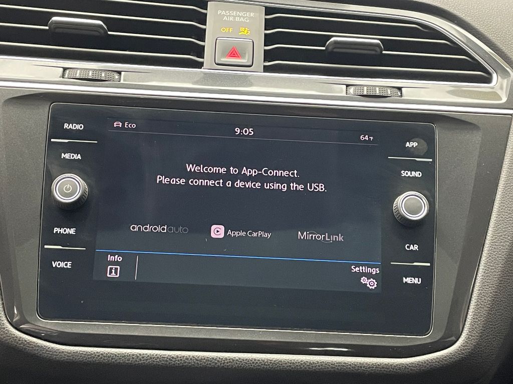 Thumbnail: 2018 Volkswagen Tiguan - 24