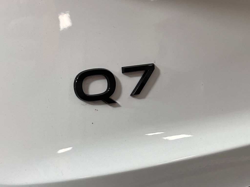 Thumbnail: 2025 Audi Q7 - 10