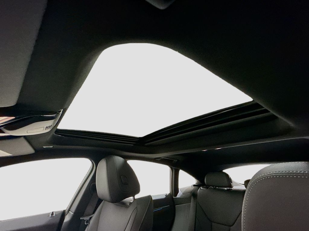 Thumbnail: 2026 BMW i4 - 12