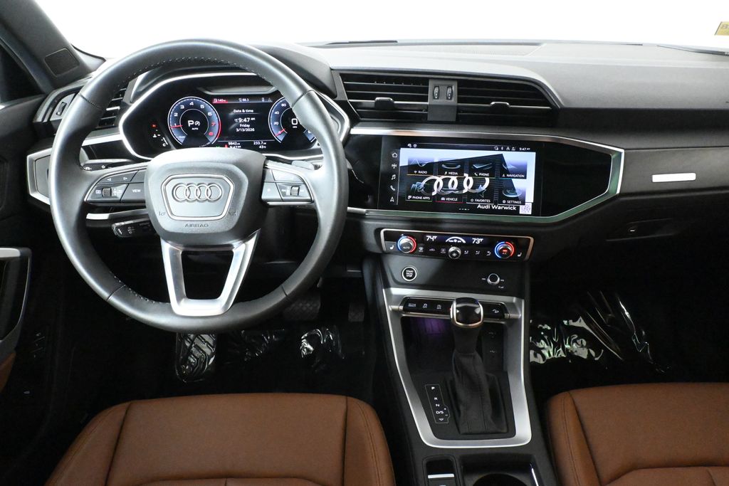 Thumbnail: 2025 Audi Q3 - 17