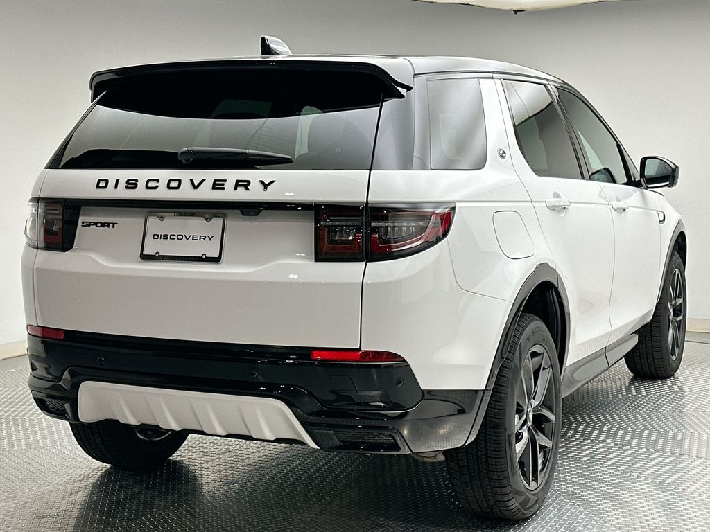 Thumbnail: 2026 Land Rover Discovery Sport - 3