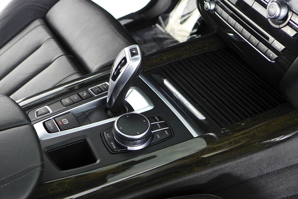 Thumbnail: 2018 BMW X5 - 15