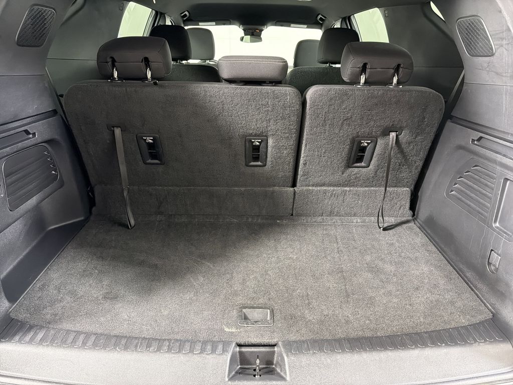 used 2024 Chevrolet Traverse car, priced at $31,900